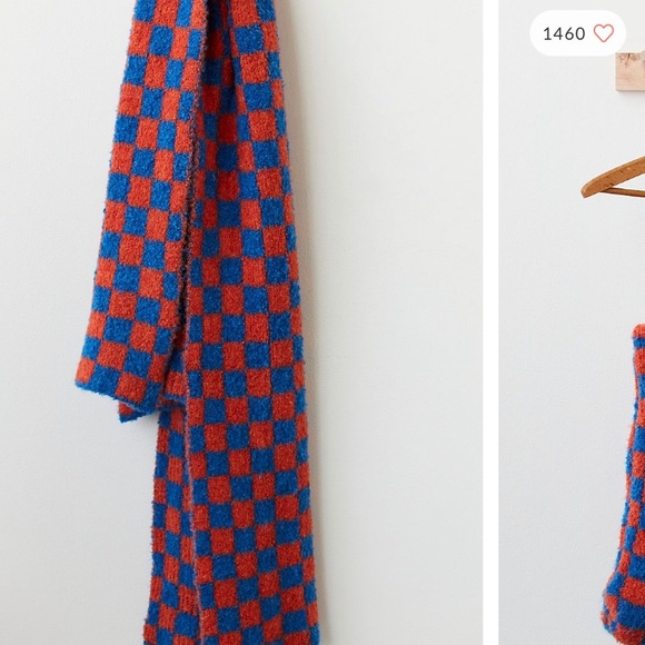 Checkers Carry On Scarf Set! - Picture 5 of 6